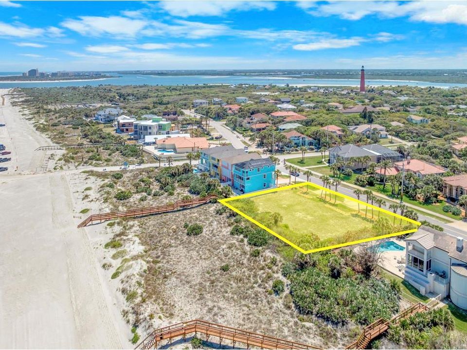 На продажу: $3,250,000 (0.20 acres)