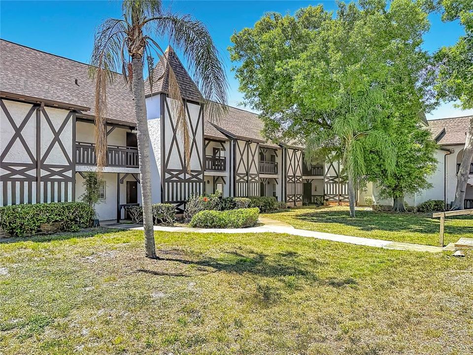 Под контрактом: $142,900 (1 спален, 1 ванн, 710 Квадратных фут)