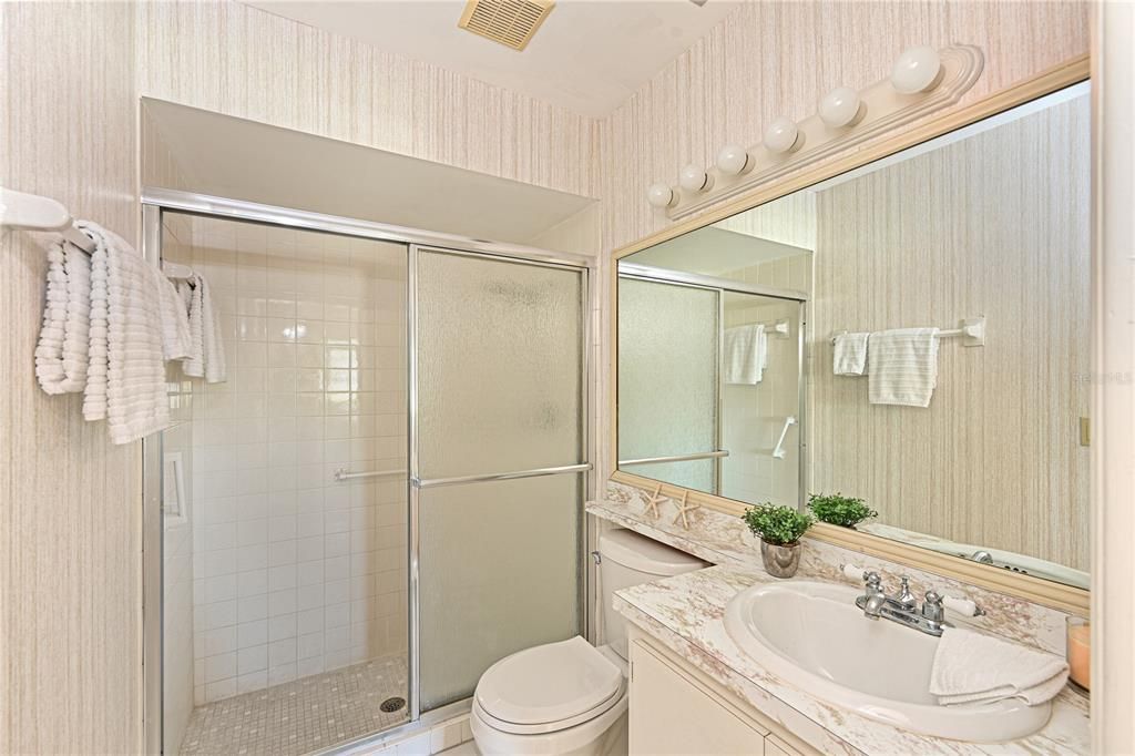 En Venta: $300,000 (2 camas, 2 baños, 1311 Pies cuadrados)