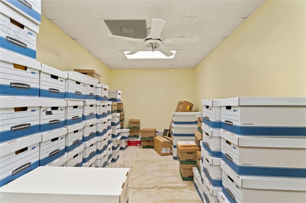 На продажу: $180 (0 спален, 0 ванн, 4582 Квадратных фут)