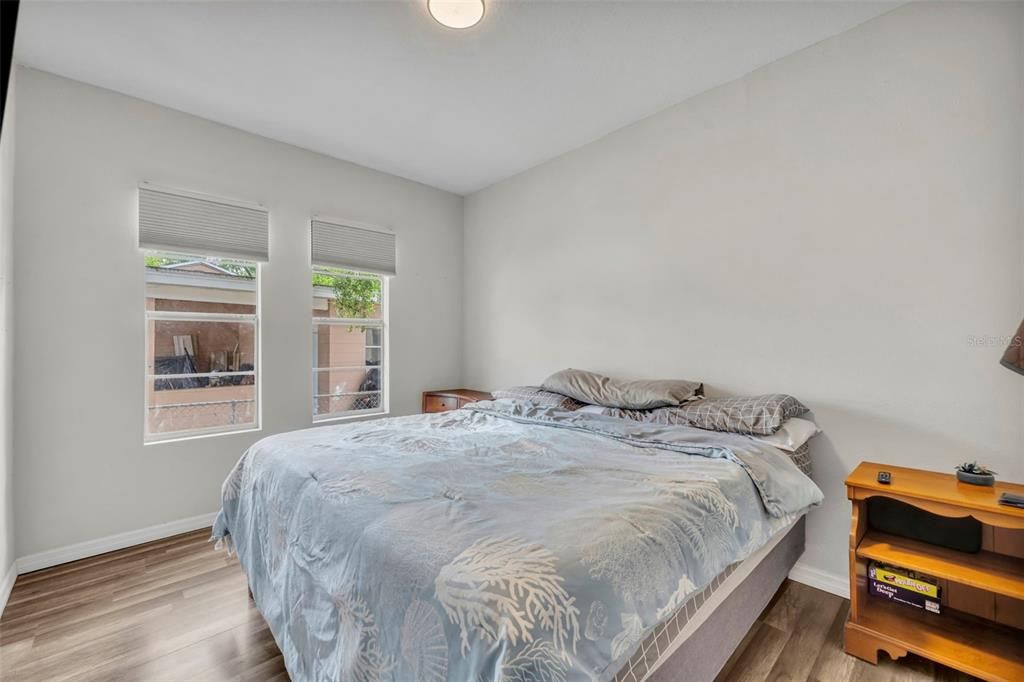 Activo con contrato: $225,000 (3 camas, 1 baños, 1067 Pies cuadrados)