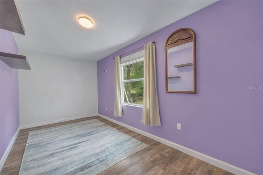 Activo con contrato: $225,000 (3 camas, 1 baños, 1067 Pies cuadrados)