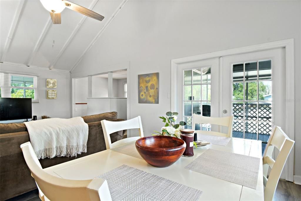 For Sale: $269,900 (3 beds, 2 baths, 1674 Square Feet)