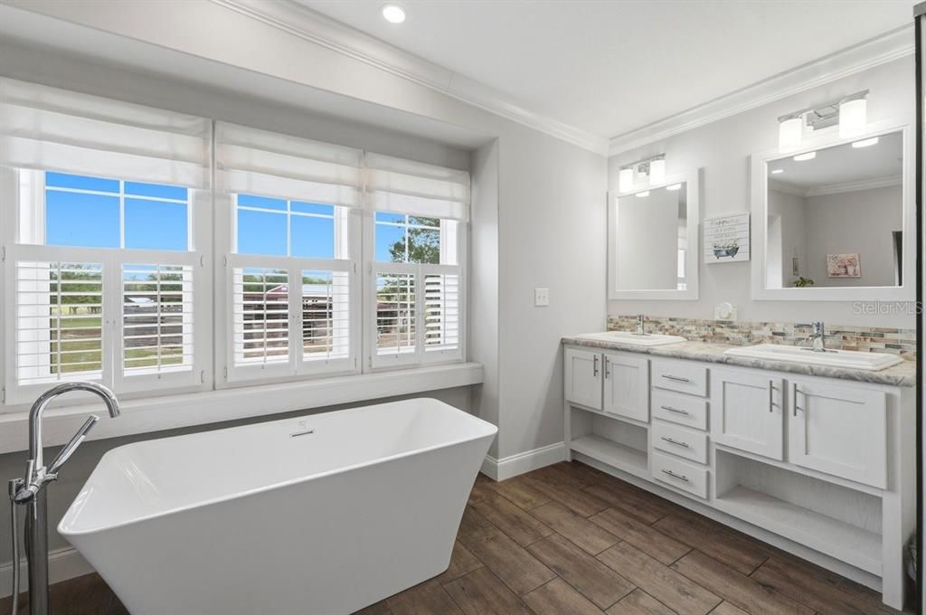 На продажу: $575,000 (3 спален, 2 ванн, 1929 Квадратных фут)