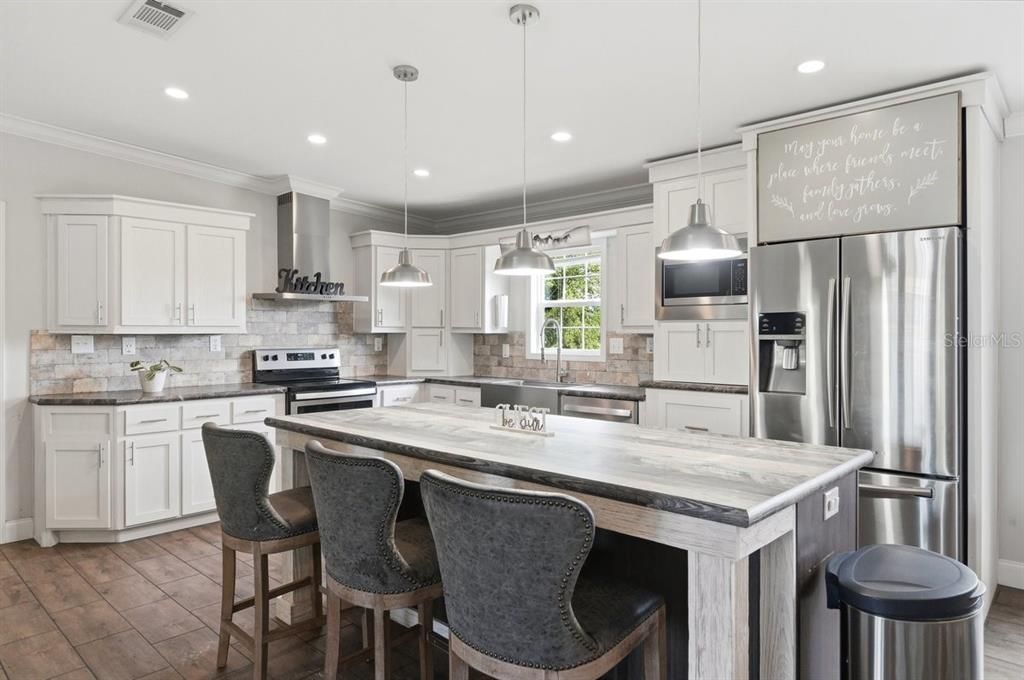 На продажу: $575,000 (3 спален, 2 ванн, 1929 Квадратных фут)