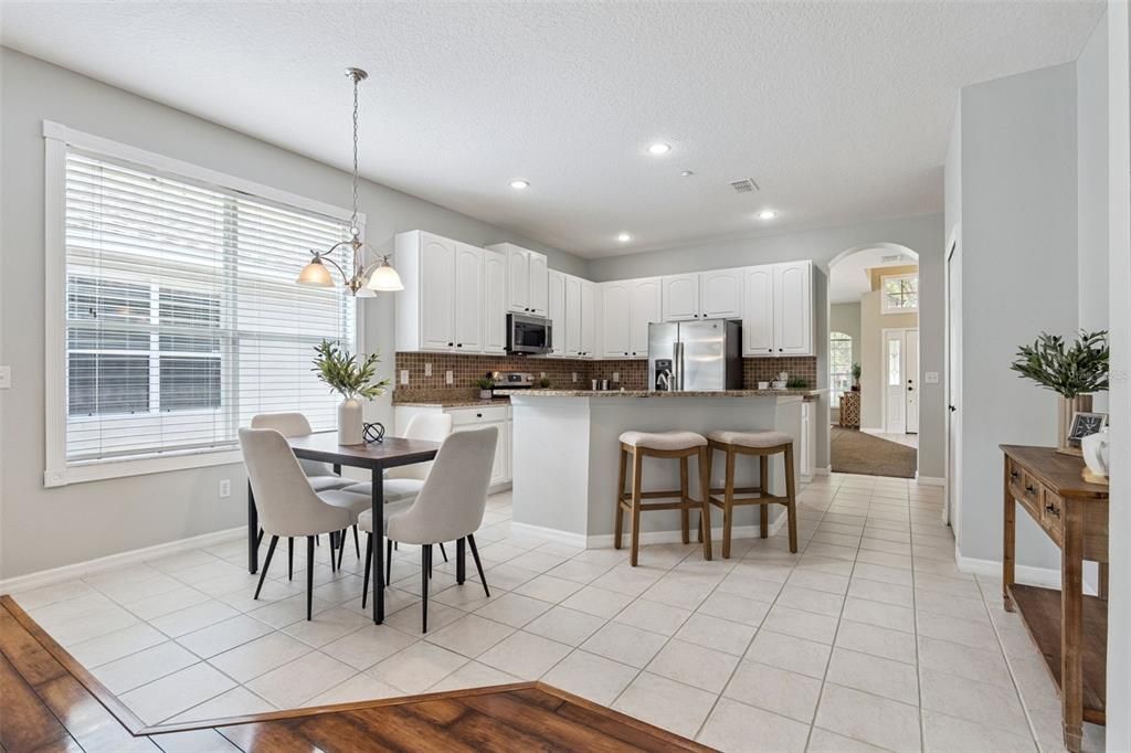 Activo con contrato: $495,000 (4 camas, 2 baños, 1803 Pies cuadrados)