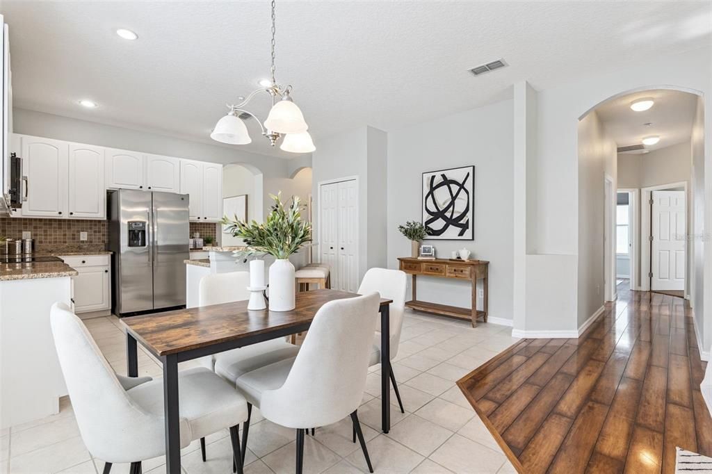 Activo con contrato: $495,000 (4 camas, 2 baños, 1803 Pies cuadrados)