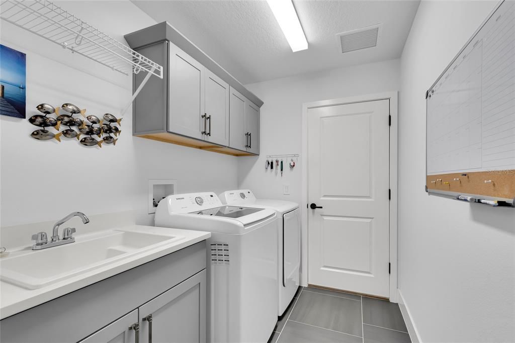 En Venta: $849,000 (3 camas, 2 baños, 2061 Pies cuadrados)