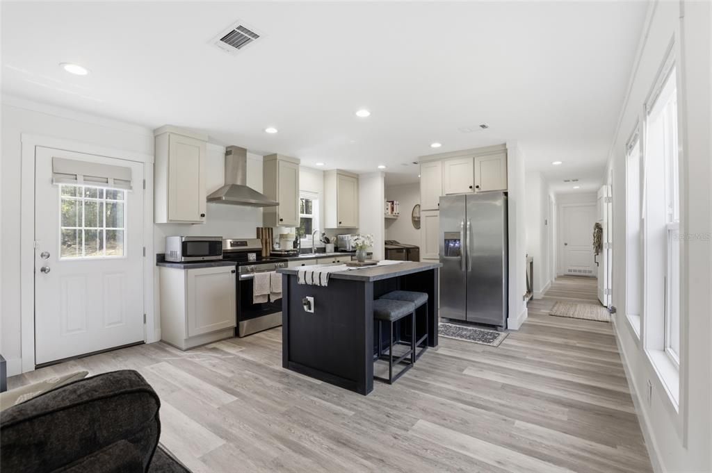 На продажу: $199,900 (3 спален, 2 ванн, 1140 Квадратных фут)