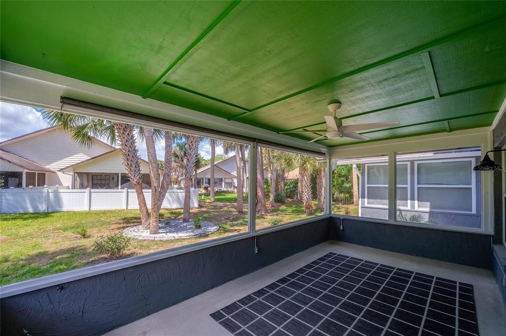 Active With Contract: $249,900 (2 beds, 2 baths, 1118 Square Feet)