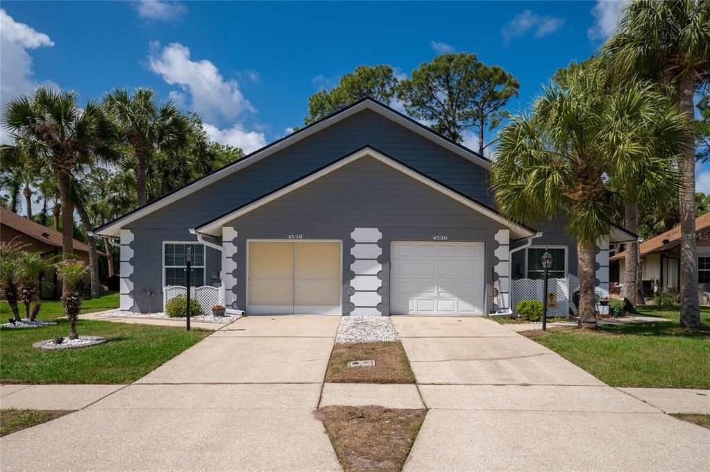 Active With Contract: $249,900 (2 beds, 2 baths, 1118 Square Feet)