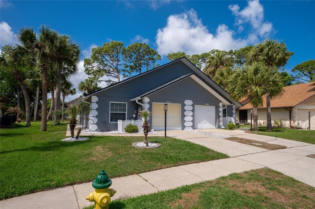 Active With Contract: $249,900 (2 beds, 2 baths, 1118 Square Feet)