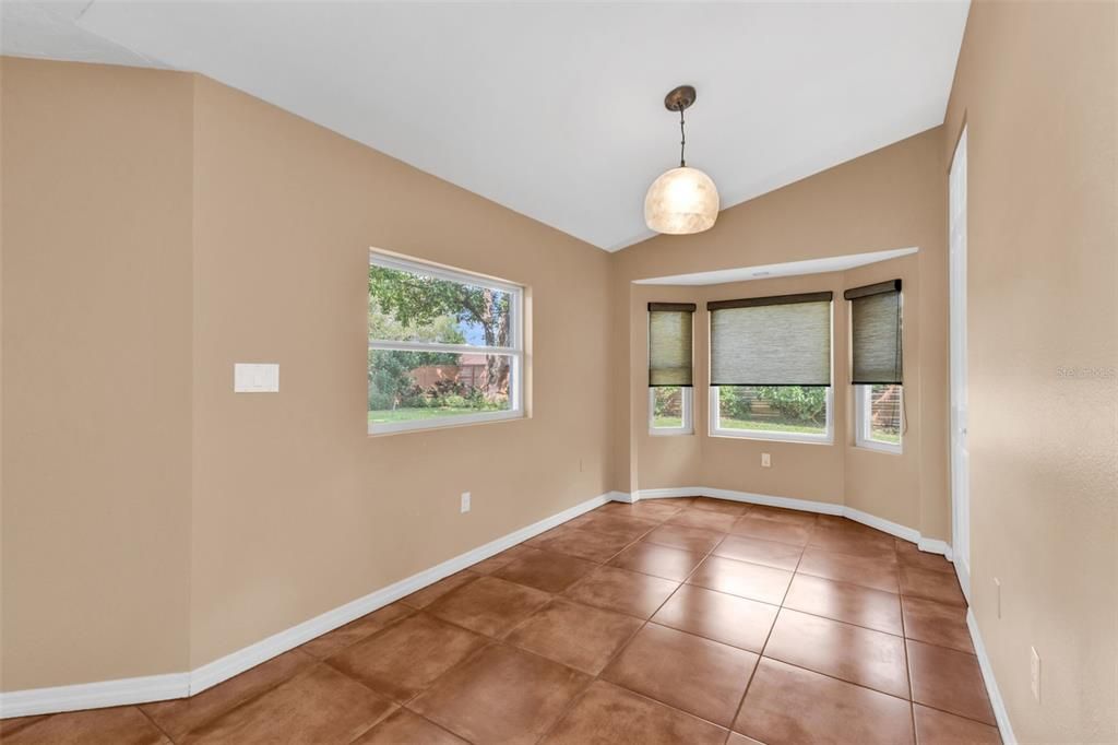 For Sale: $350,000 (3 beds, 2 baths, 1601 Square Feet)