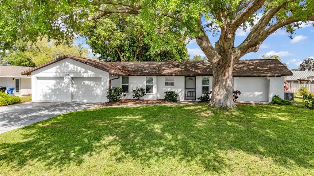 For Sale: $350,000 (3 beds, 2 baths, 1601 Square Feet)