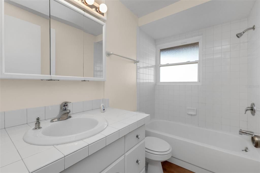 For Sale: $350,000 (3 beds, 2 baths, 1601 Square Feet)