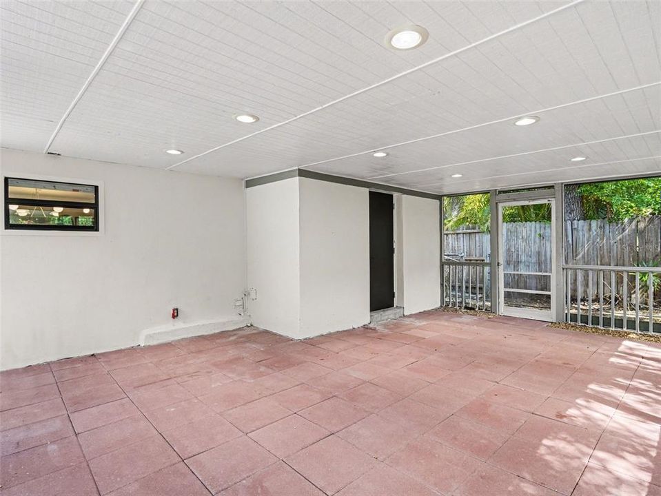 En Venta: $865,000 (3 camas, 3 baños, 2038 Pies cuadrados)