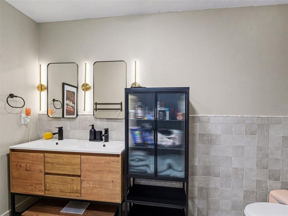 En Venta: $865,000 (3 camas, 3 baños, 2038 Pies cuadrados)