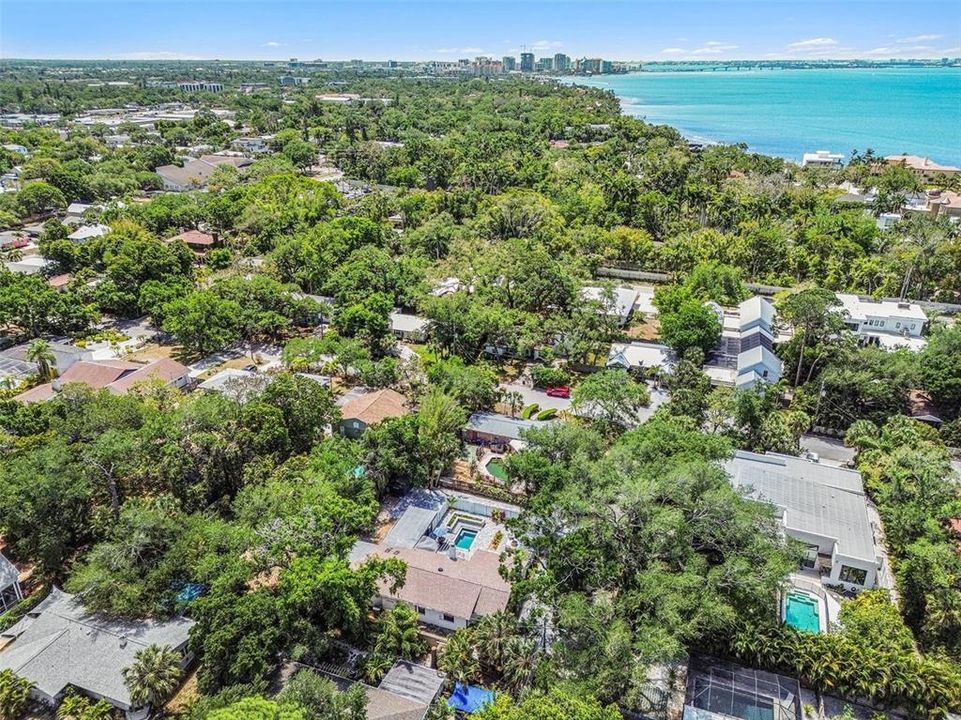 En Venta: $865,000 (3 camas, 3 baños, 2038 Pies cuadrados)