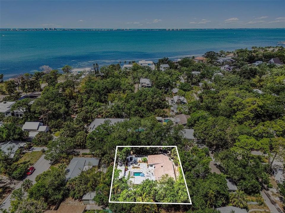 En Venta: $865,000 (3 camas, 3 baños, 2038 Pies cuadrados)
