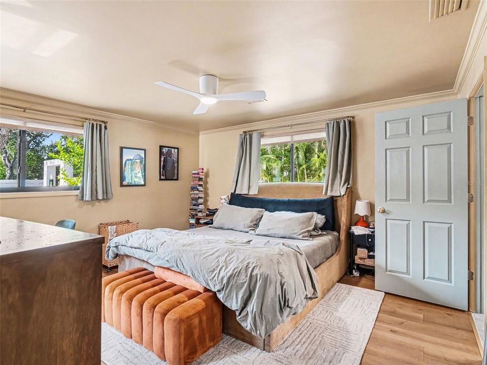 En Venta: $865,000 (3 camas, 3 baños, 2038 Pies cuadrados)