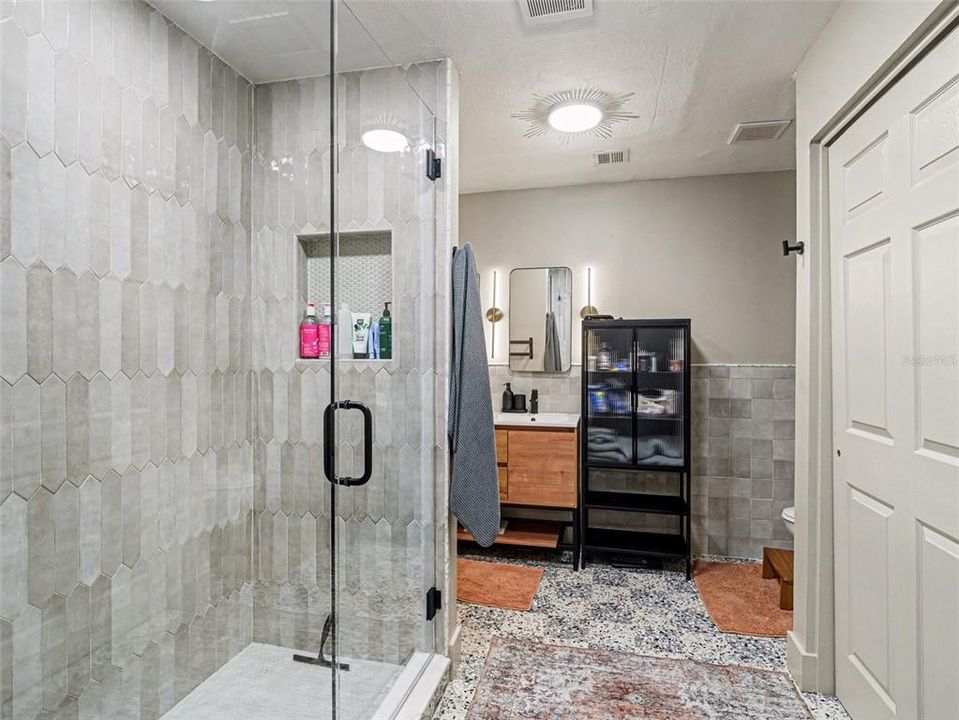 En Venta: $865,000 (3 camas, 3 baños, 2038 Pies cuadrados)