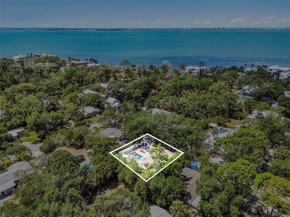 En Venta: $865,000 (3 camas, 3 baños, 2038 Pies cuadrados)