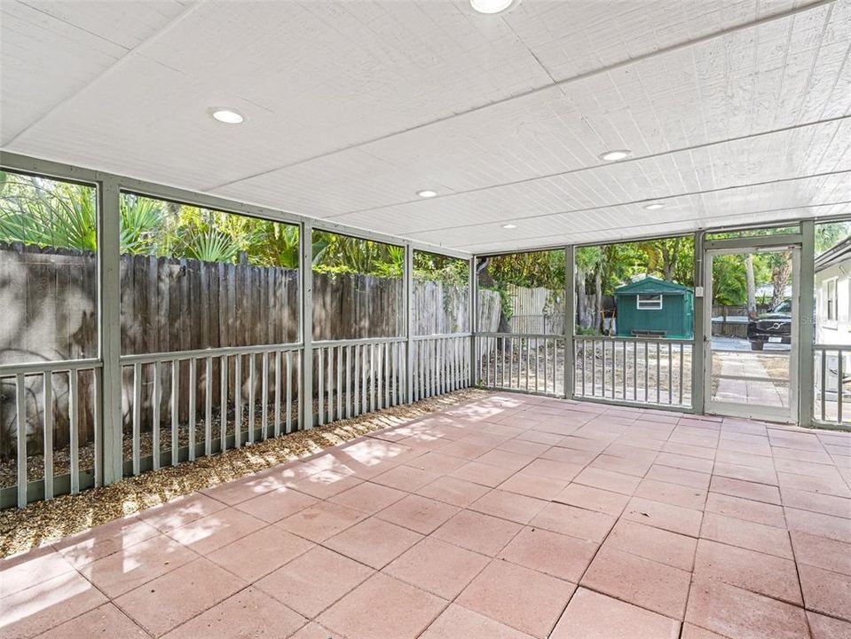 En Venta: $865,000 (3 camas, 3 baños, 2038 Pies cuadrados)