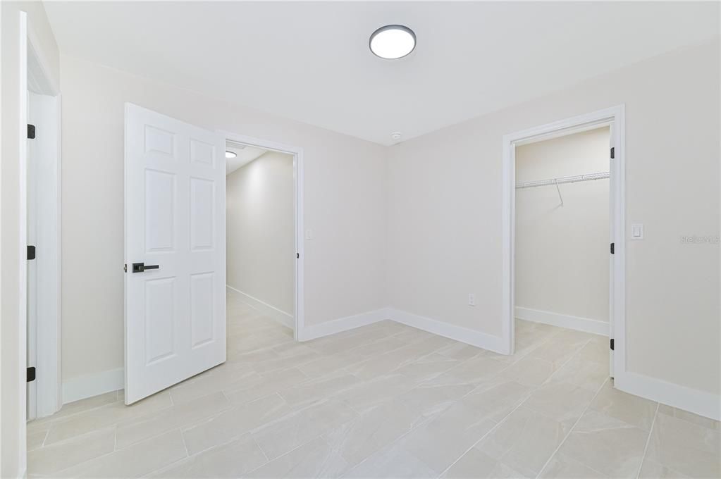 На продажу: $425,000 (5 спален, 0 ванн, 2217 Квадратных фут)