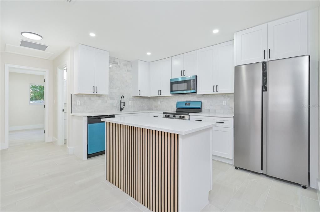 На продажу: $425,000 (5 спален, 0 ванн, 2217 Квадратных фут)