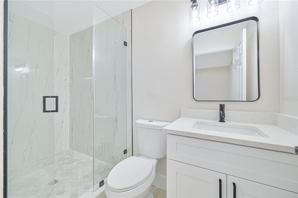 На продажу: $425,000 (5 спален, 0 ванн, 2217 Квадратных фут)