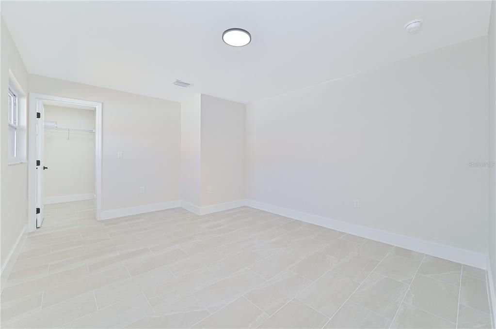 На продажу: $425,000 (5 спален, 0 ванн, 2217 Квадратных фут)