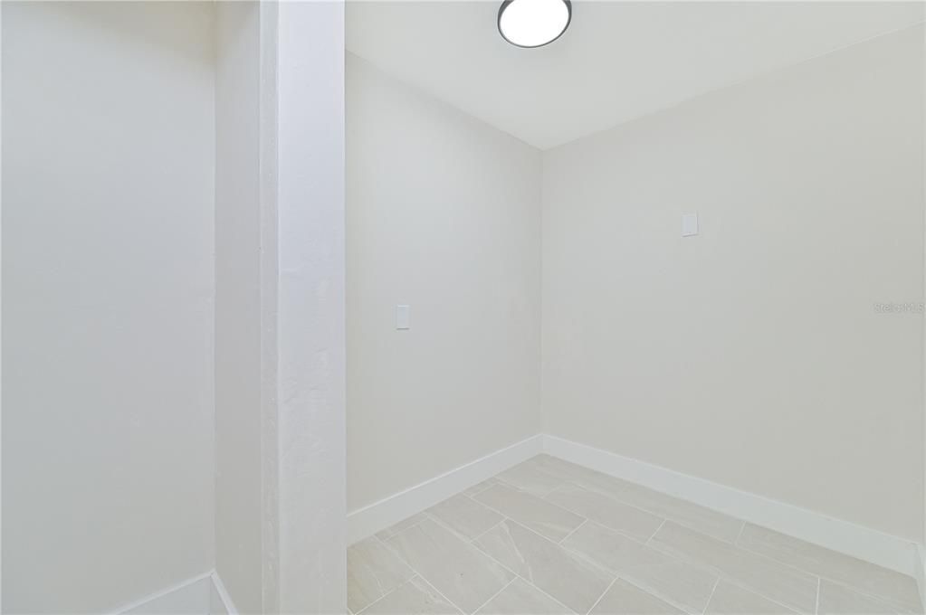 На продажу: $425,000 (5 спален, 0 ванн, 2217 Квадратных фут)