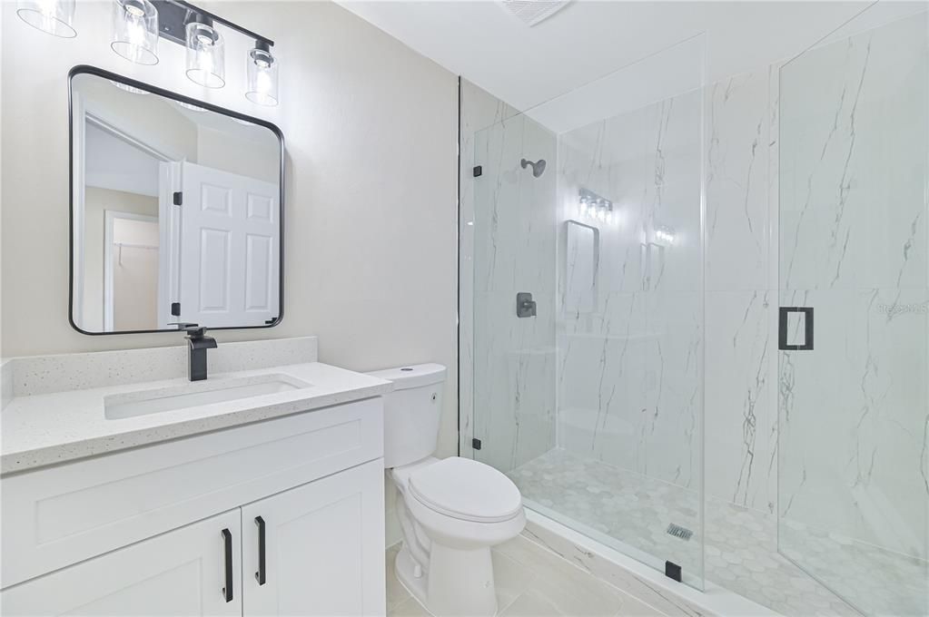 На продажу: $425,000 (5 спален, 0 ванн, 2217 Квадратных фут)