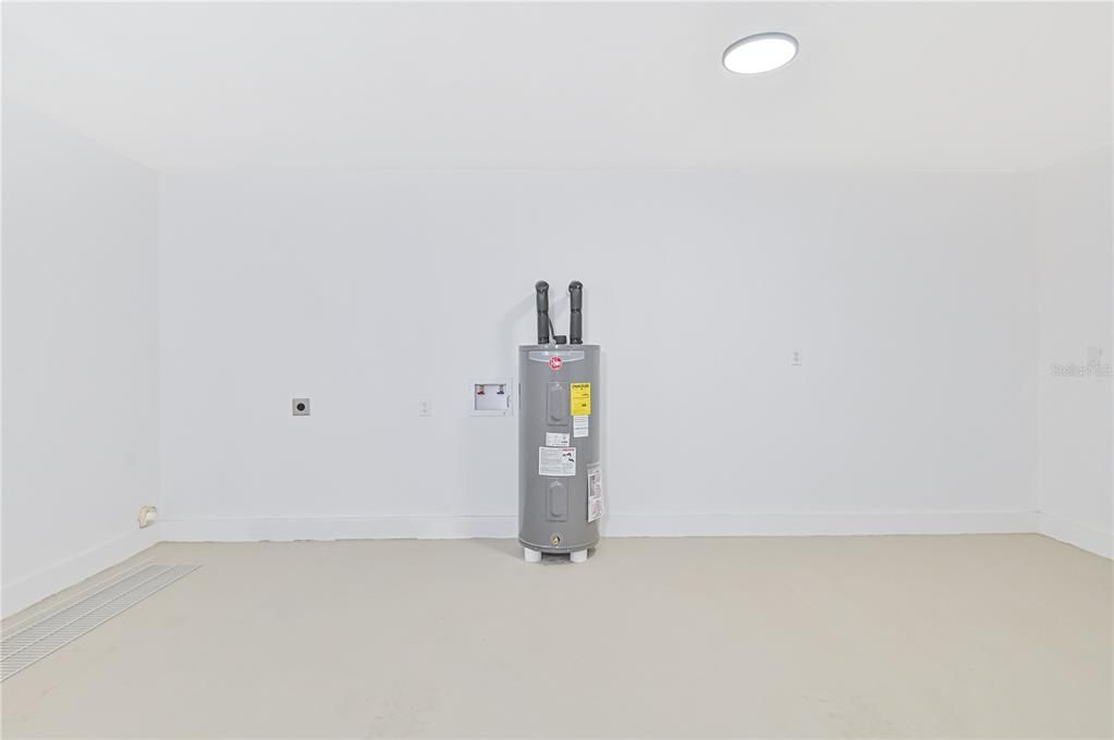 На продажу: $425,000 (5 спален, 0 ванн, 2217 Квадратных фут)