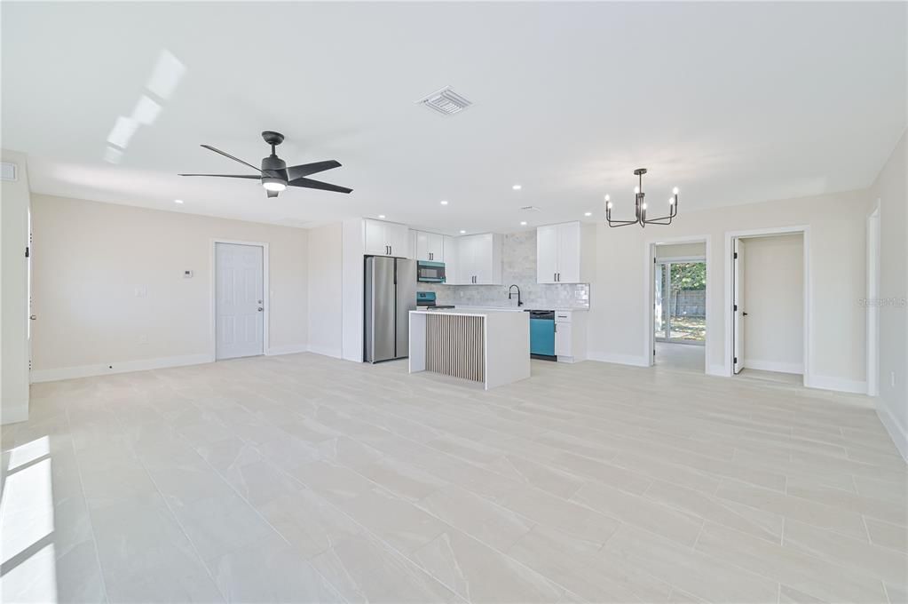 На продажу: $425,000 (5 спален, 0 ванн, 2217 Квадратных фут)