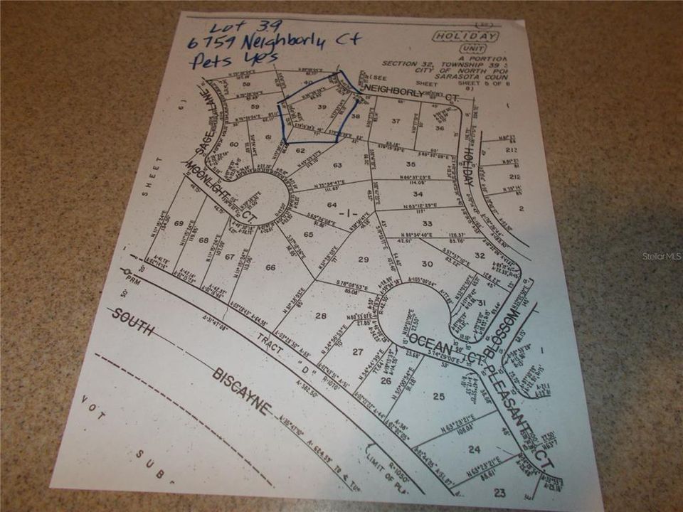For Sale: $7,000 (0.11 acres)