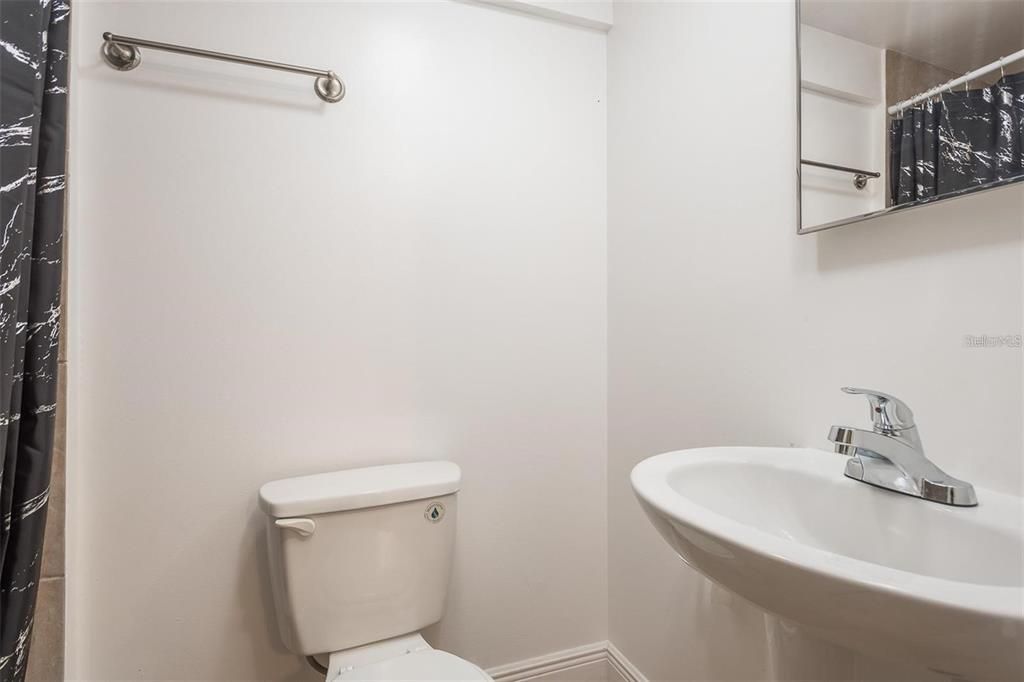 Active With Contract: $234,500 (3 beds, 2 baths, 1319 Square Feet)