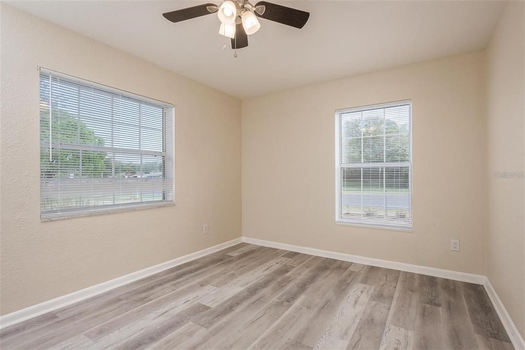 Active With Contract: $234,500 (3 beds, 2 baths, 1319 Square Feet)