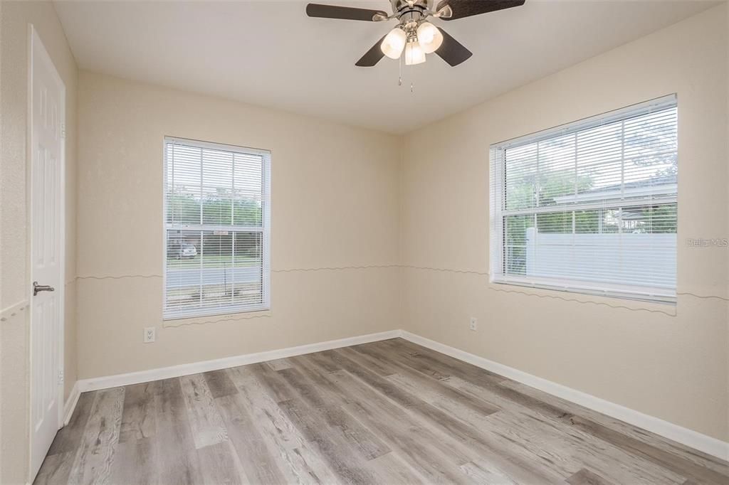 Active With Contract: $234,500 (3 beds, 2 baths, 1319 Square Feet)