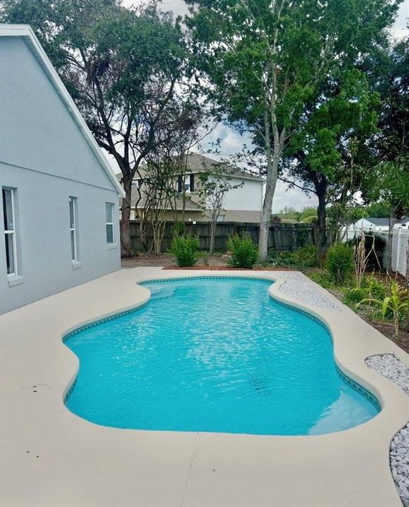 Activo con contrato: $425,000 (3 camas, 2 baños, 1542 Pies cuadrados)