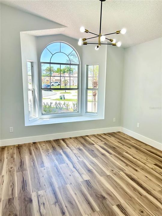 Activo con contrato: $425,000 (3 camas, 2 baños, 1542 Pies cuadrados)