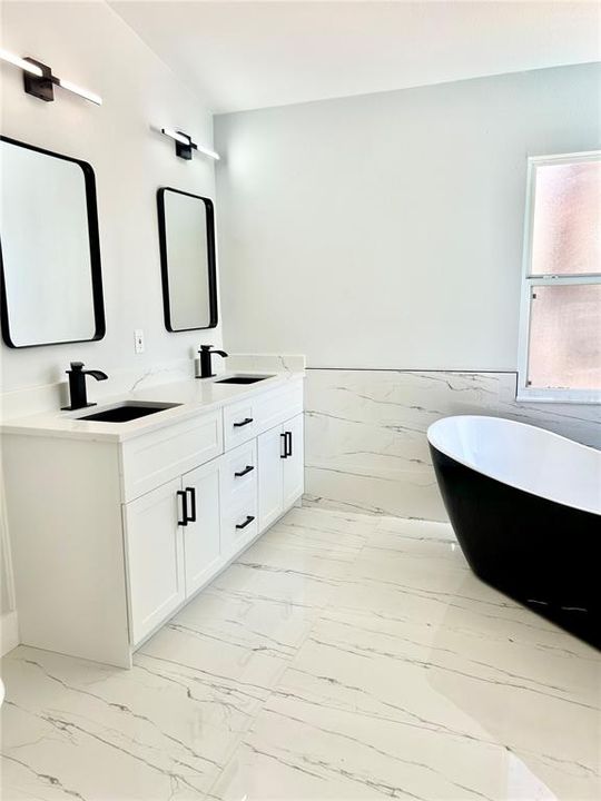 Activo con contrato: $425,000 (3 camas, 2 baños, 1542 Pies cuadrados)