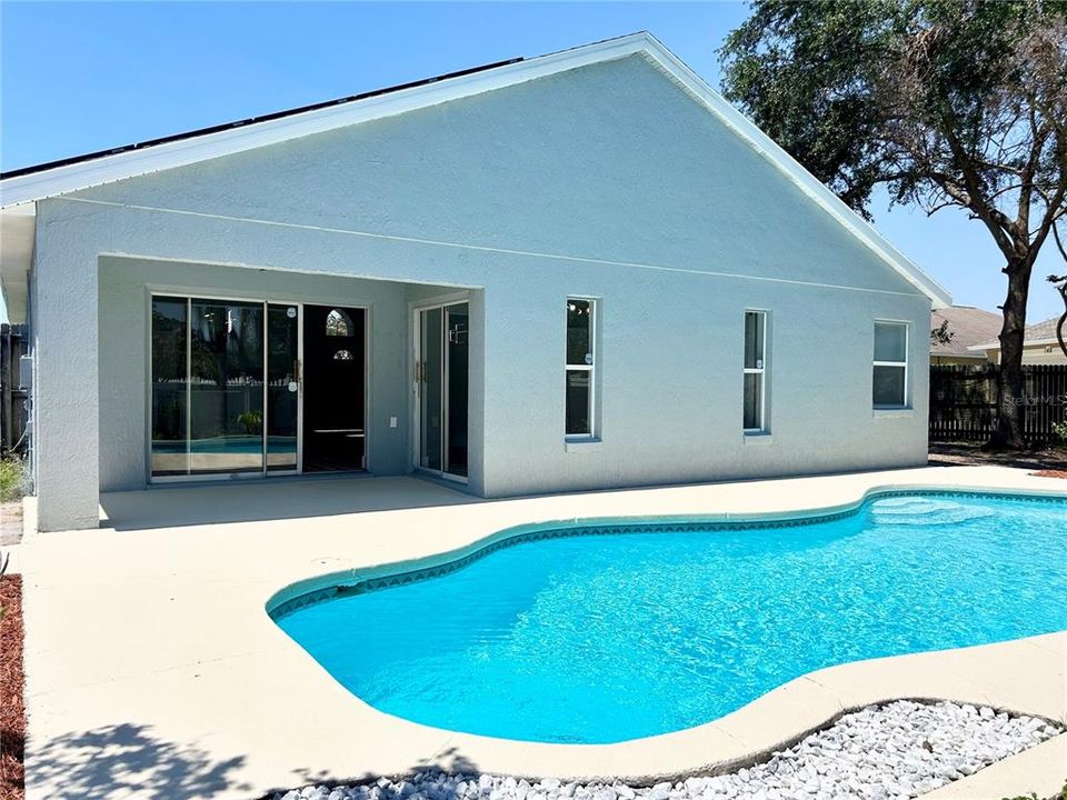 Activo con contrato: $425,000 (3 camas, 2 baños, 1542 Pies cuadrados)