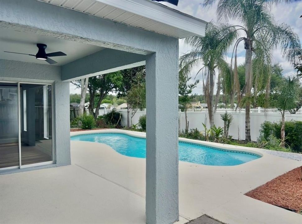 Activo con contrato: $425,000 (3 camas, 2 baños, 1542 Pies cuadrados)