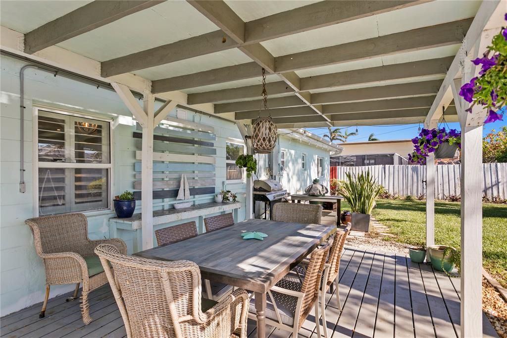 For Sale: $499,000 (3 beds, 2 baths, 1430 Square Feet)