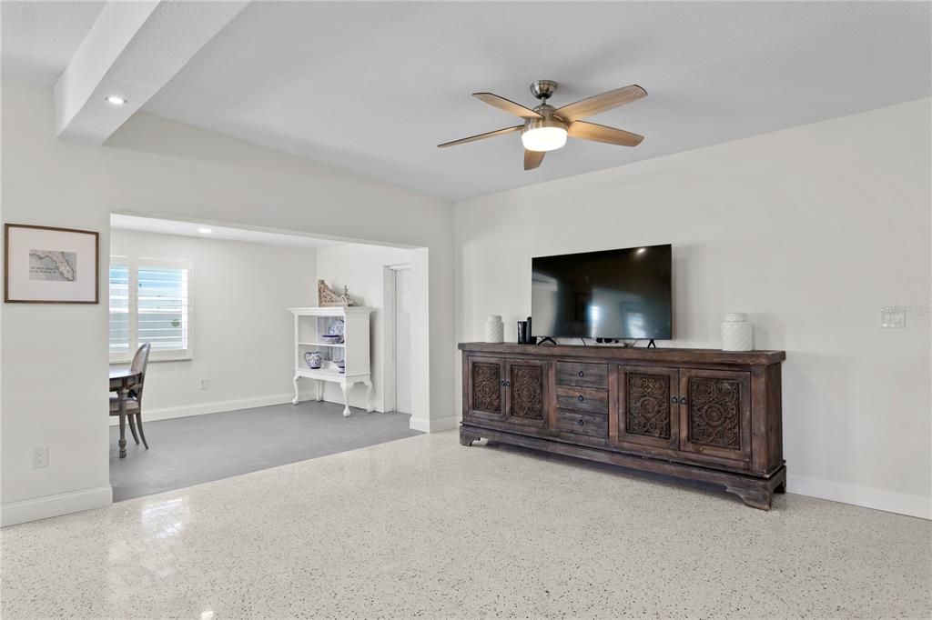 For Sale: $499,000 (3 beds, 2 baths, 1430 Square Feet)