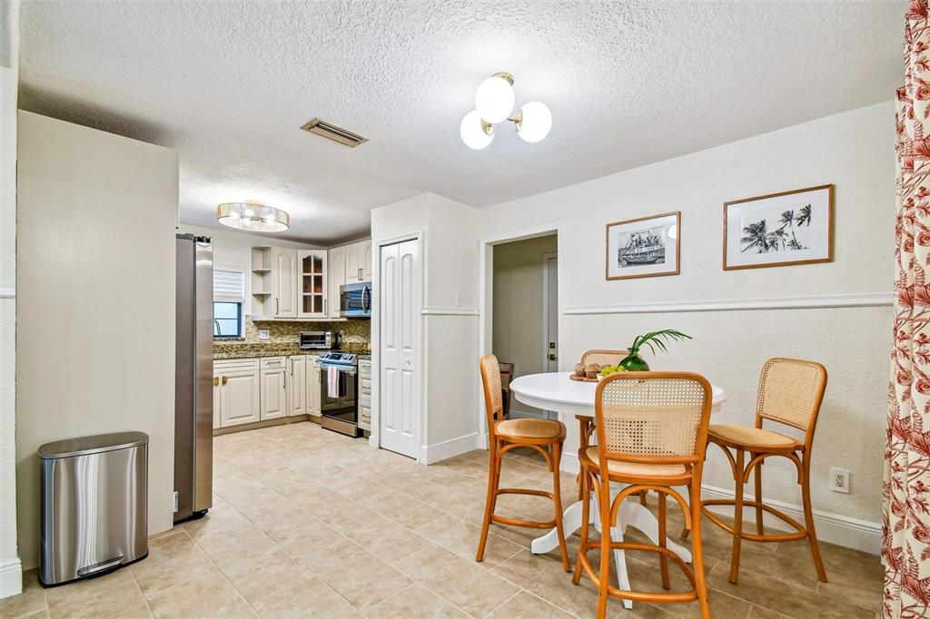 For Sale: $824,999 (6 beds, 3 baths, 2506 Square Feet)