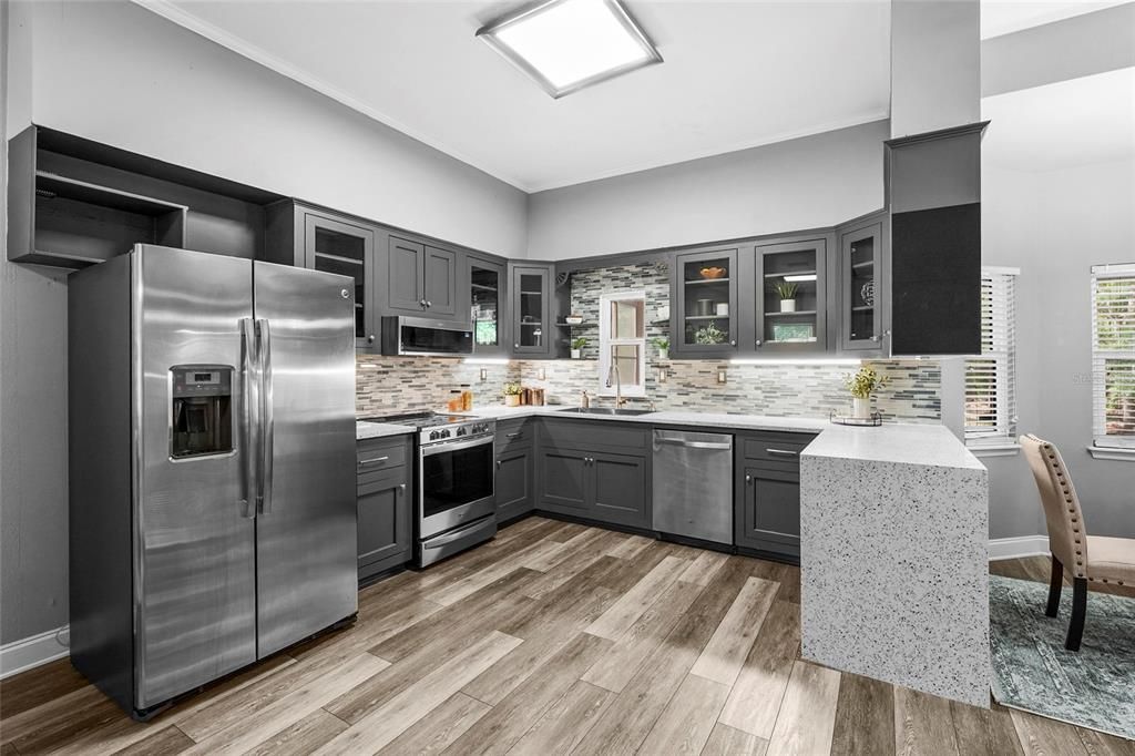 For Sale: $679,000 (3 beds, 2 baths, 1870 Square Feet)