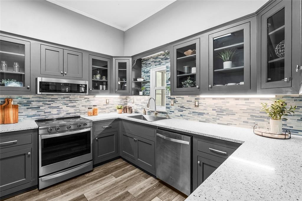 For Sale: $679,000 (3 beds, 2 baths, 1870 Square Feet)