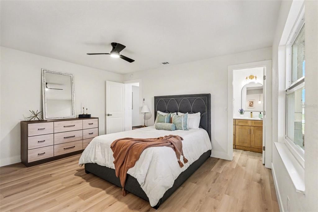 For Sale: $364,900 (3 beds, 2 baths, 1586 Square Feet)